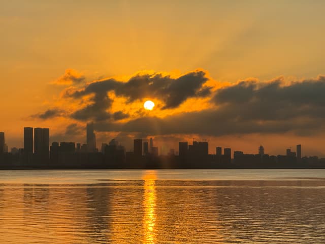 深圳湾日出